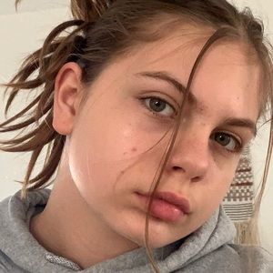 Meet your Posher, Ella